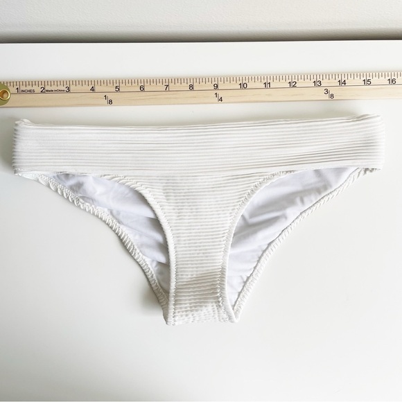 NEW Heidi Klein bikini bottoms white ribbed cheeky boho beach size 2 textured - Picture 6 of 6